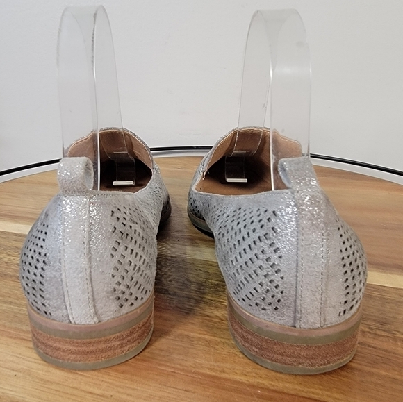 Crown Vintage Silver Metallic Loafers Flats Perforated Size 6 - Picture 7 of 17